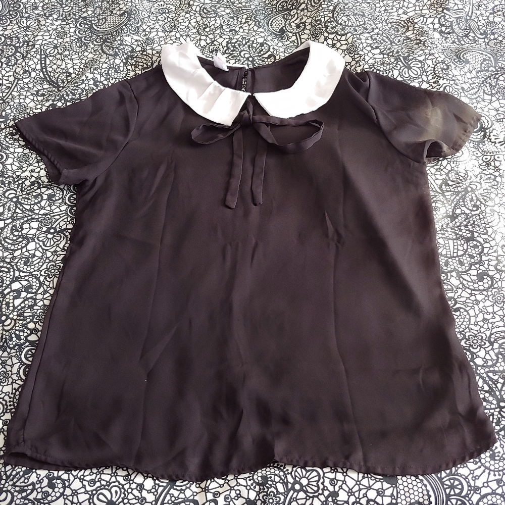 Cute Black and White Collar Top